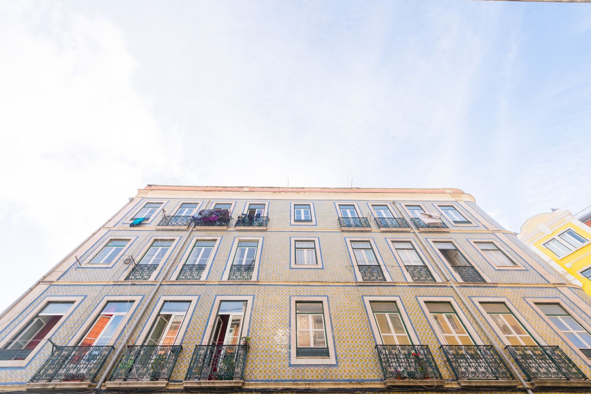 Typical Almirante By Homing Lissabon